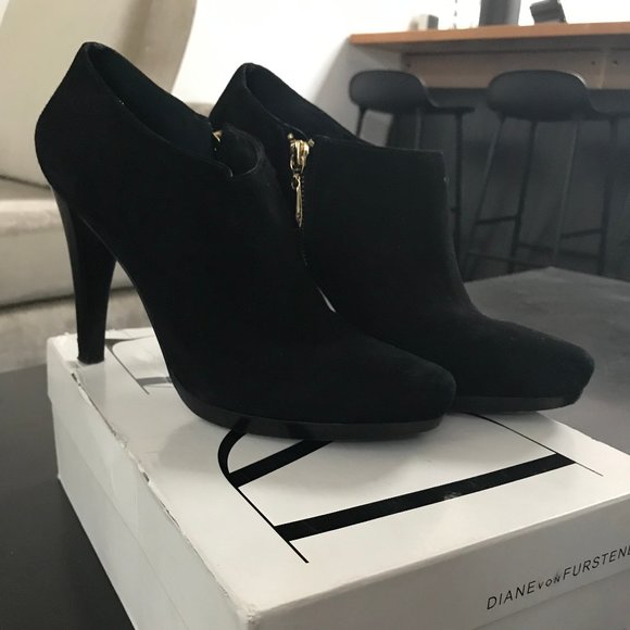 Diane Von Furstenberg Black Suede Booties 11 US - Picture 2 of 8